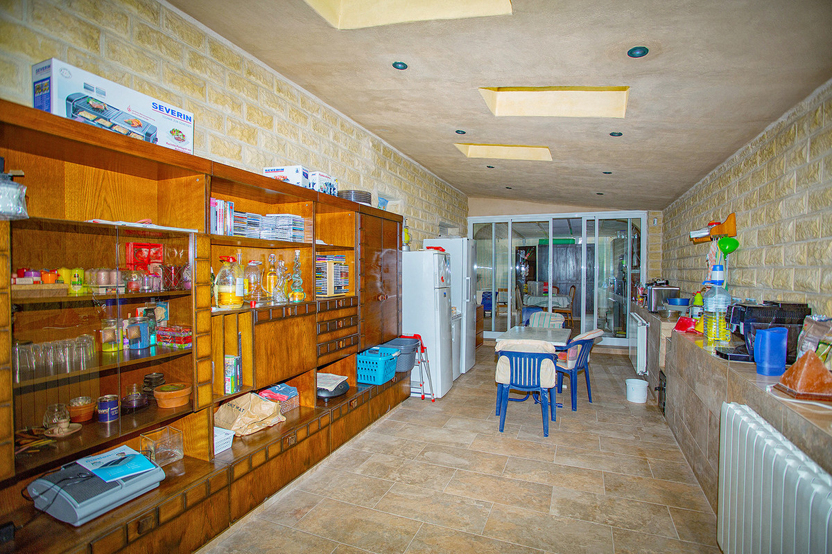 ShowFeedImage House – Detached Villa in Elche