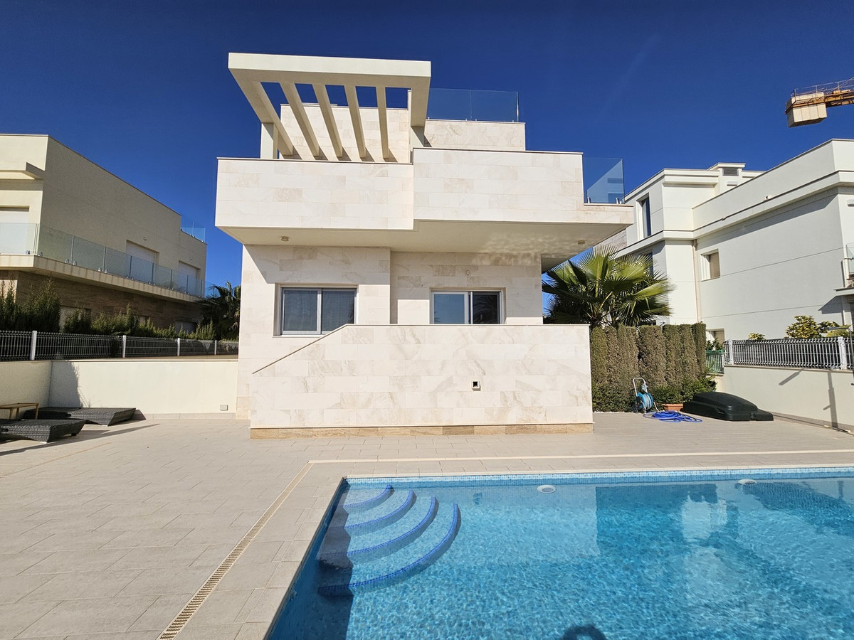 ShowFeedImage House – Detached Villa in Orihuela