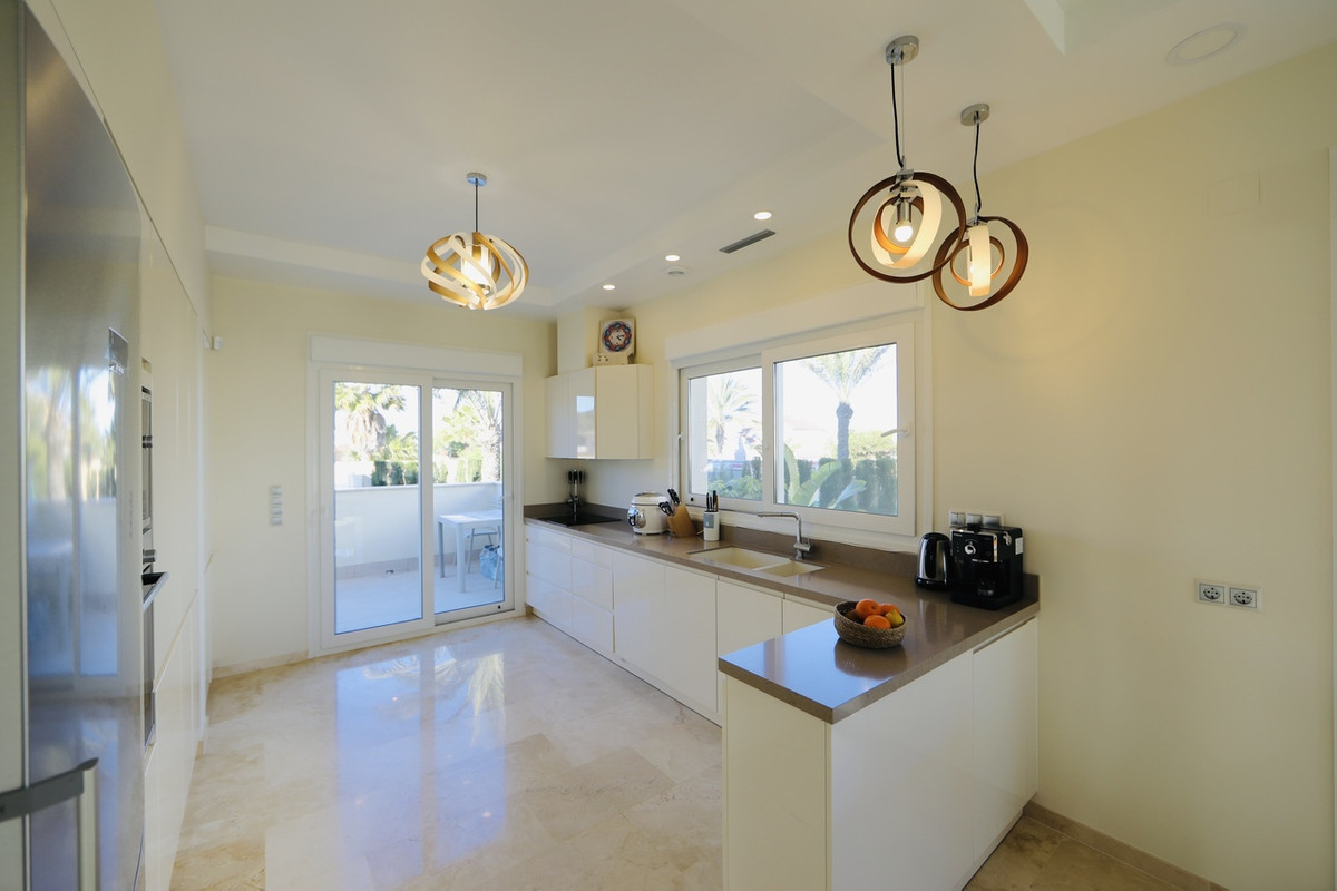 ShowFeedImage House – Detached Villa in Orihuela