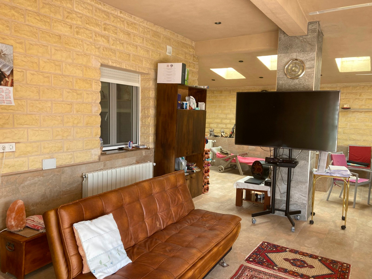 ShowFeedImage House – Detached Villa in Elche