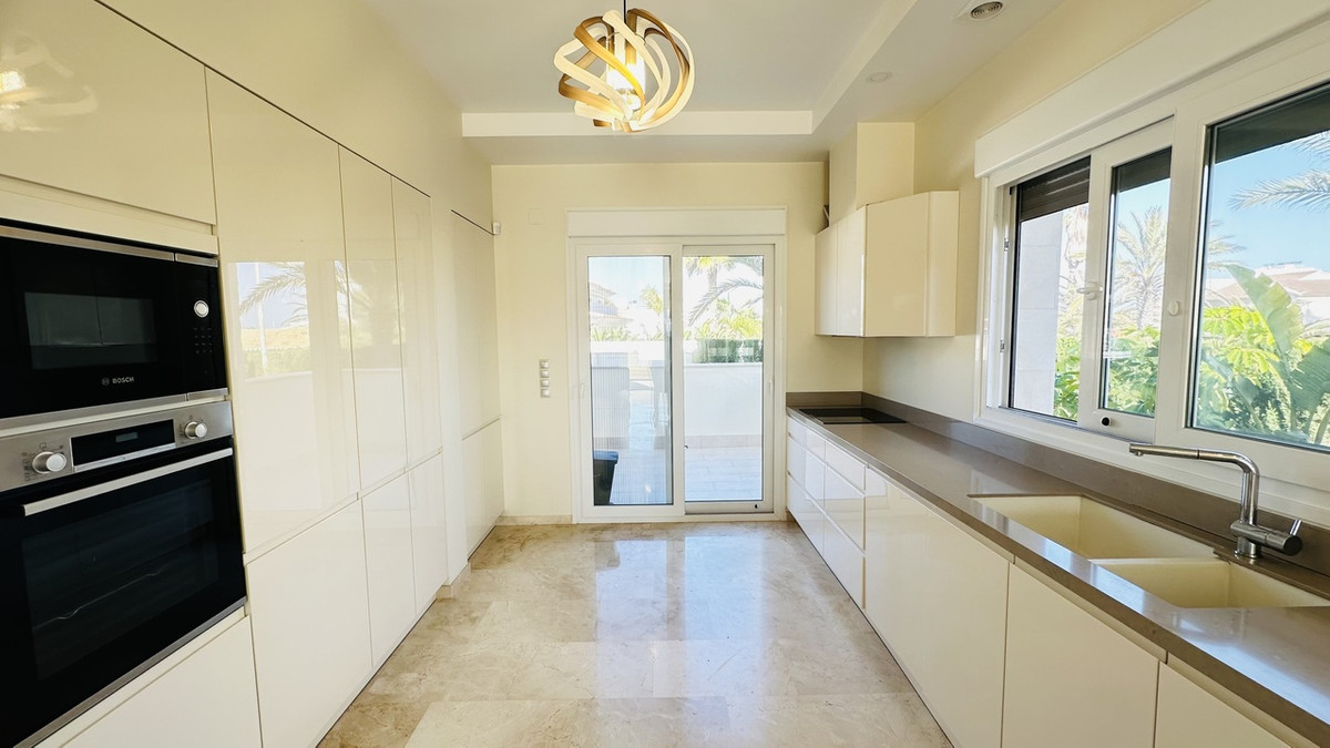 ShowFeedImage House – Detached Villa in Orihuela
