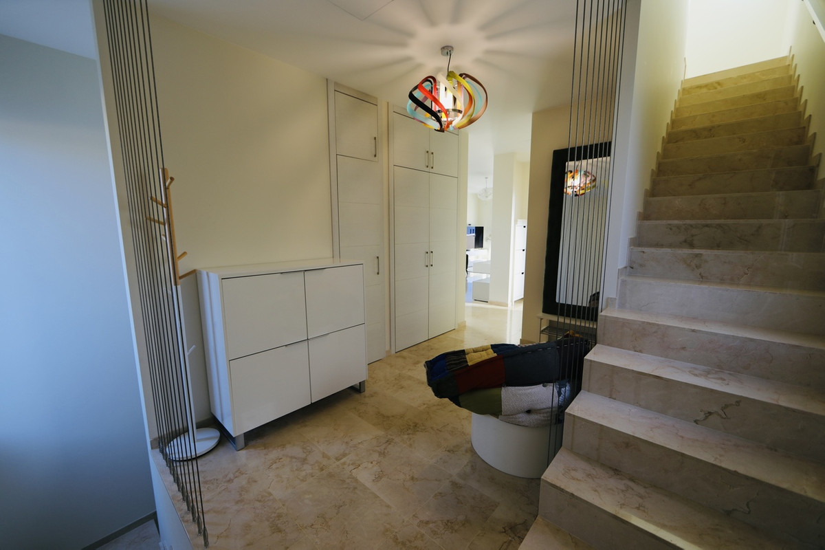ShowFeedImage House – Detached Villa in Orihuela