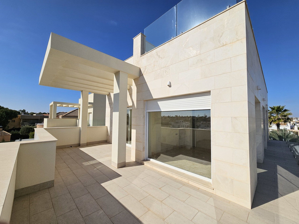 ShowFeedImage House – Detached Villa in Orihuela
