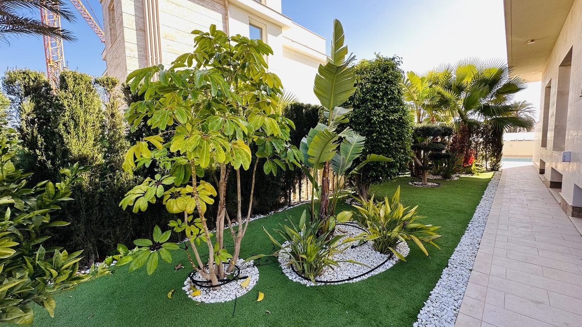 ShowFeedImage House – Detached Villa in Orihuela