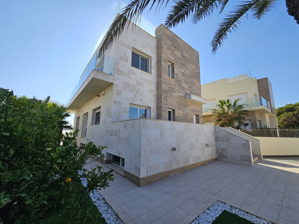 ShowFeedImage House – Detached Villa in Orihuela
