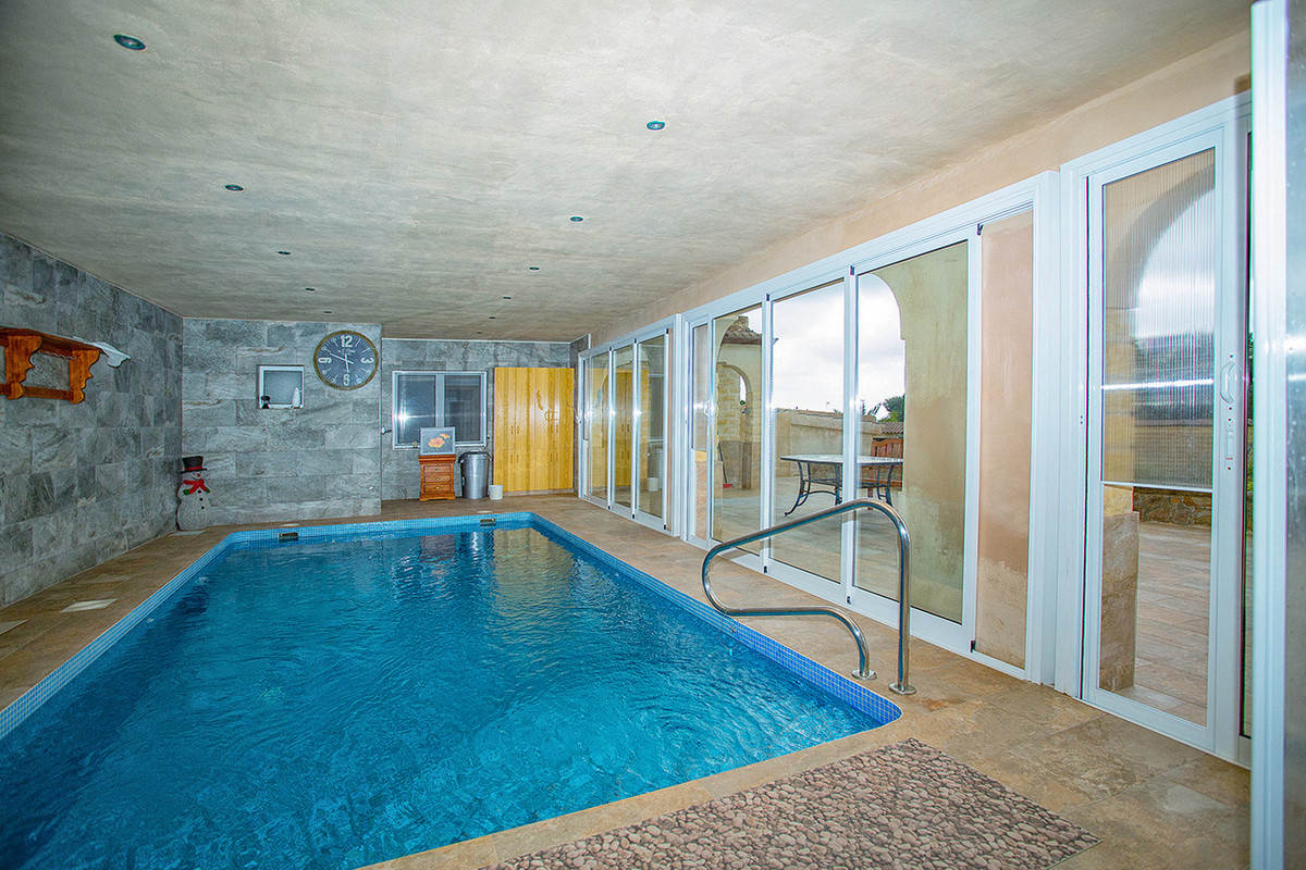 ShowFeedImage House – Detached Villa in Elche