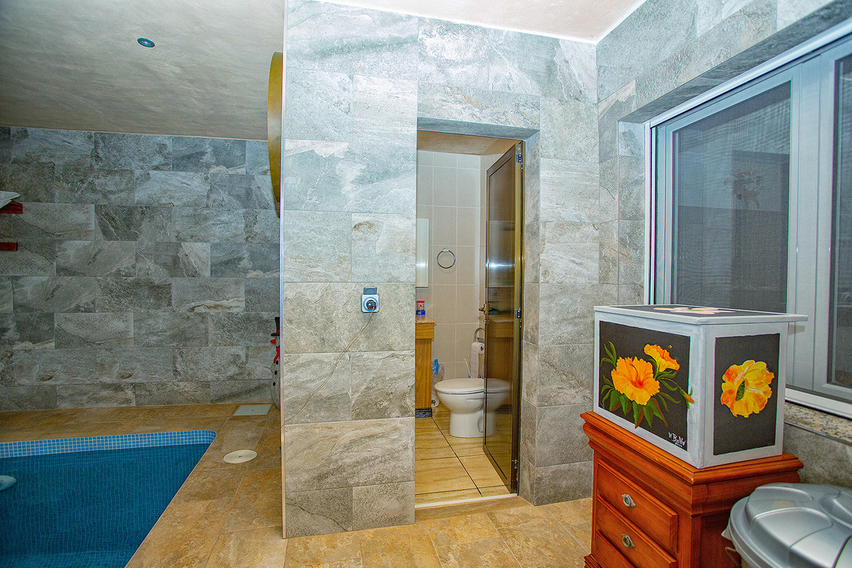 ShowFeedImage House – Detached Villa in Elche