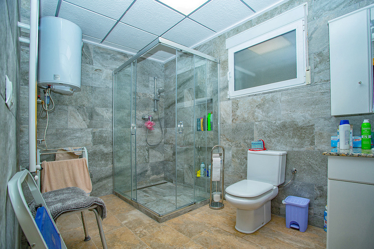 ShowFeedImage House – Detached Villa in Elche