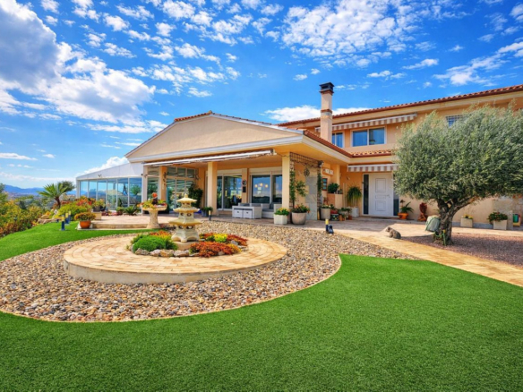 House – Detached Villa in Orihuela
