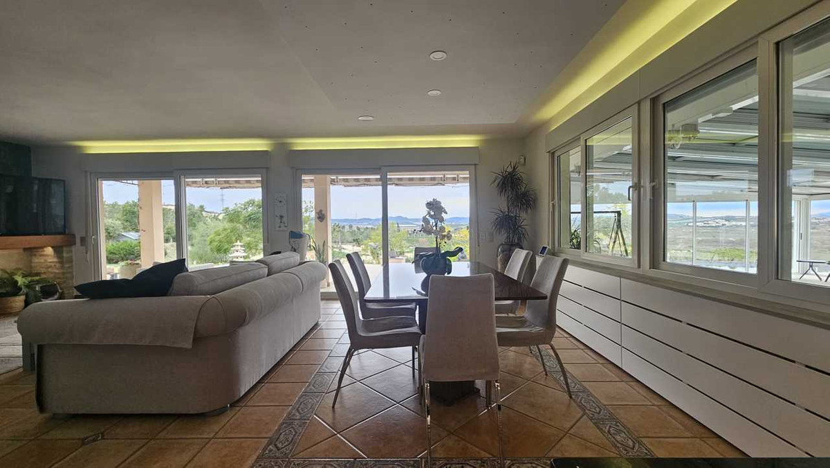 ShowFeedImage House – Detached Villa in Orihuela
