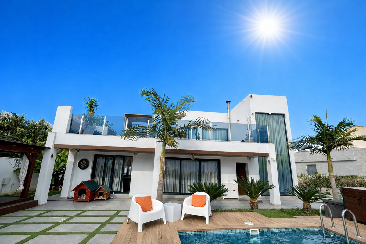 ShowFeedImage House – Detached Villa in Orihuela