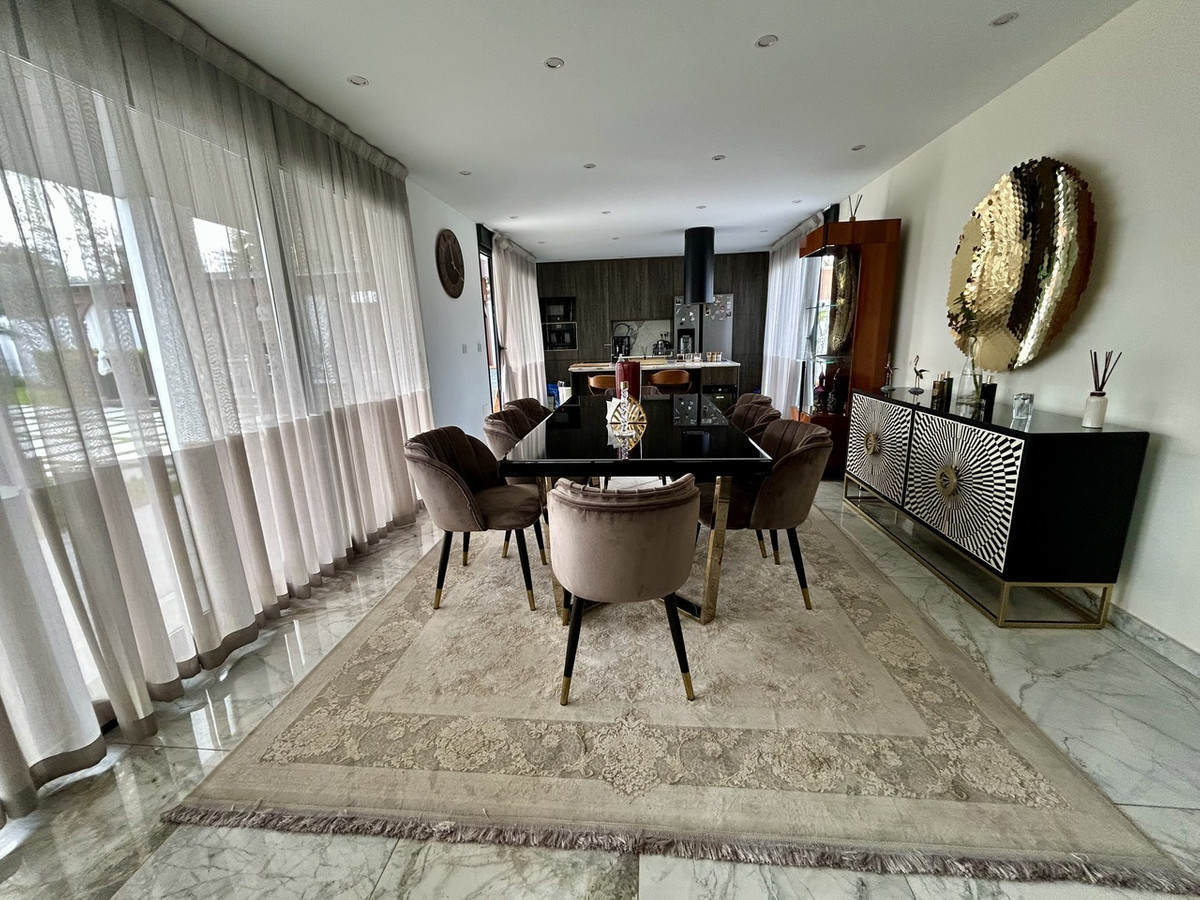 ShowFeedImage House – Detached Villa in Orihuela