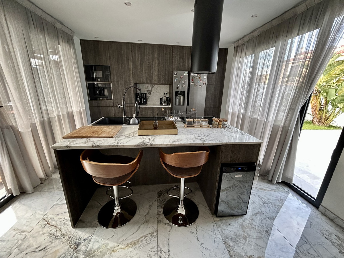 ShowFeedImage House – Detached Villa in Orihuela
