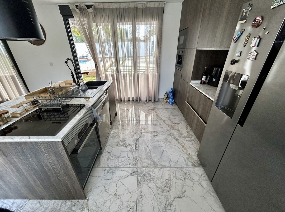 ShowFeedImage House – Detached Villa in Orihuela