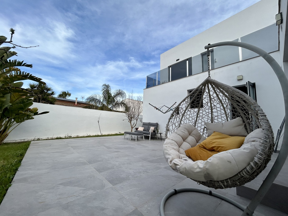 ShowFeedImage House – Detached Villa in Orihuela