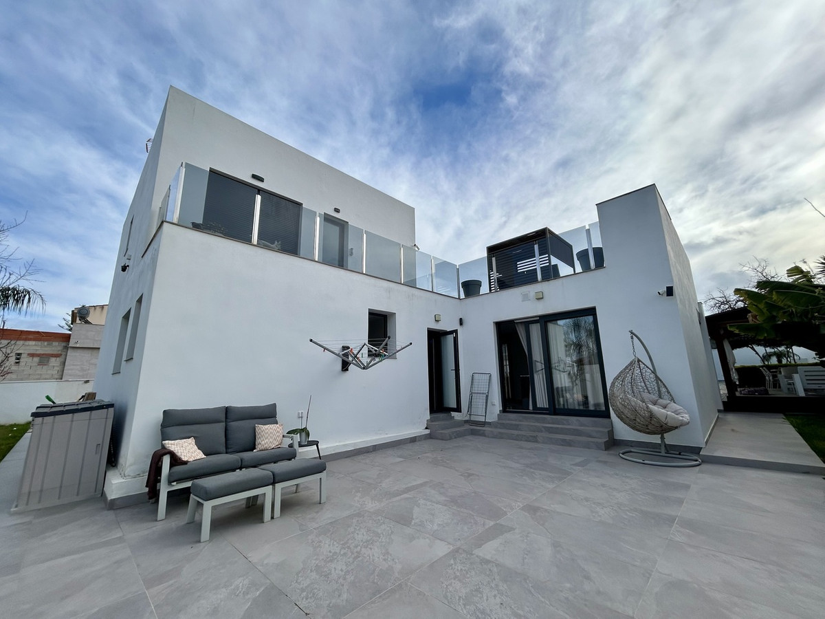 ShowFeedImage House – Detached Villa in Orihuela
