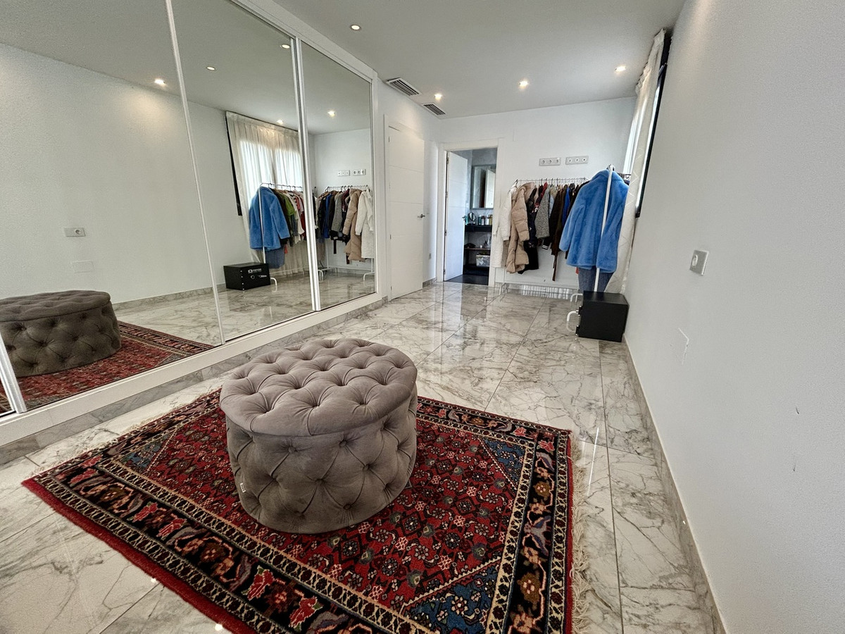 ShowFeedImage House – Detached Villa in Orihuela