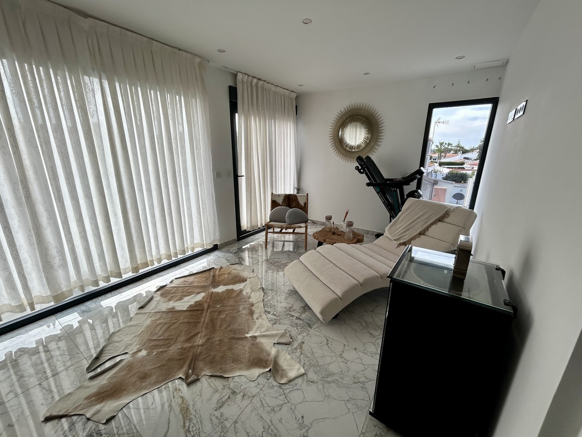 ShowFeedImage House – Detached Villa in Orihuela