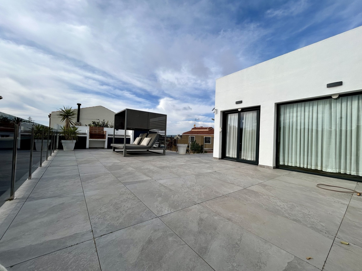 ShowFeedImage House – Detached Villa in Orihuela
