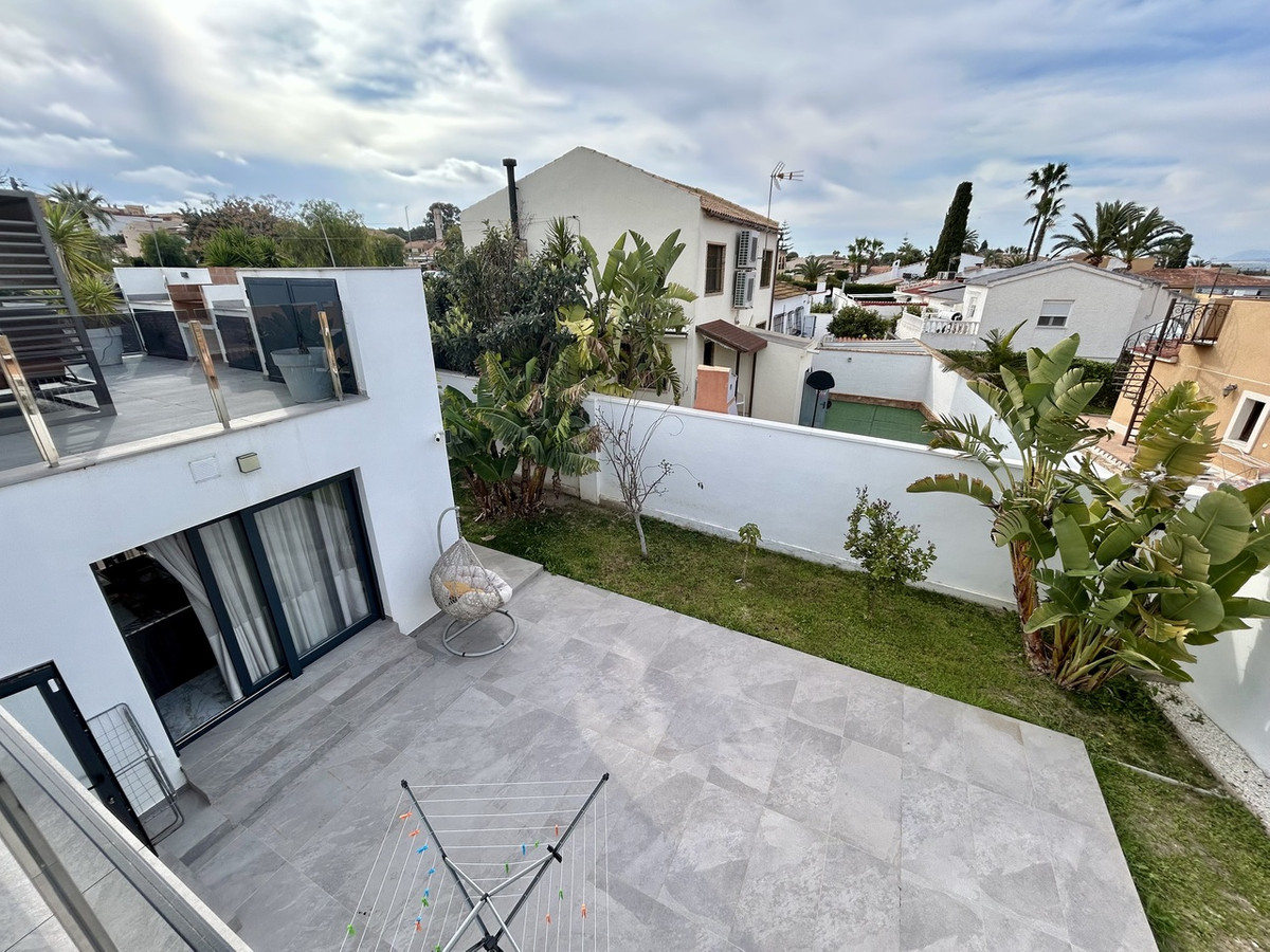 ShowFeedImage House – Detached Villa in Orihuela