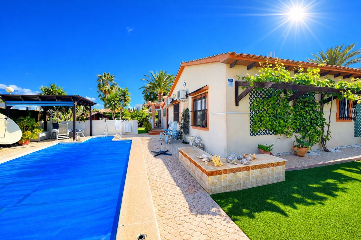 House – Detached Villa in Orihuela