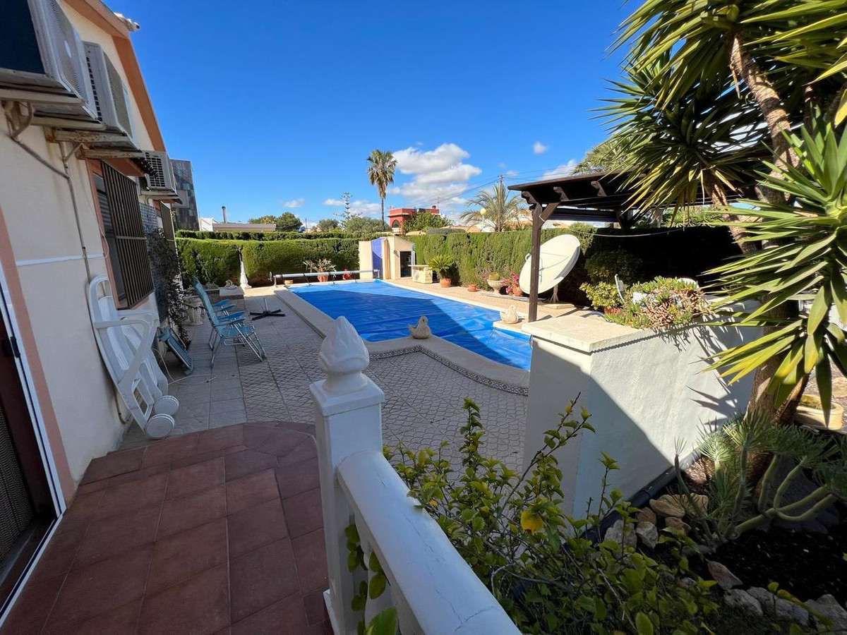 House – Detached Villa in Orihuela