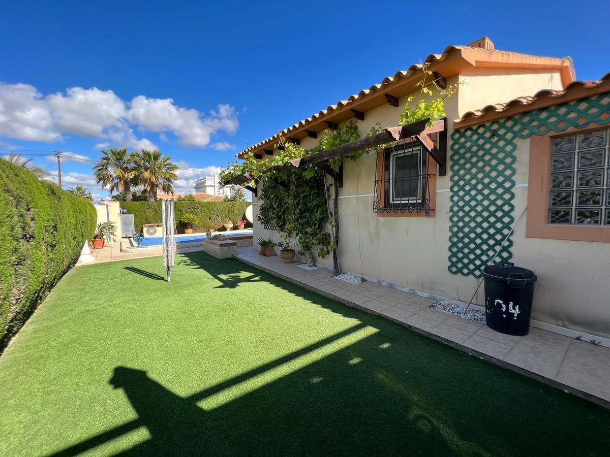 House – Detached Villa in Orihuela