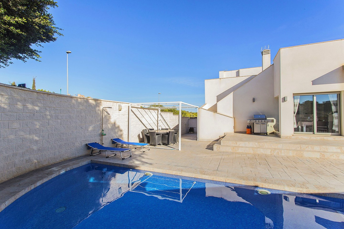 ShowFeedImage House – Detached Villa in San Miguel de Salinas