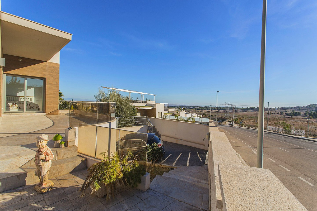 ShowFeedImage House – Detached Villa in San Miguel de Salinas