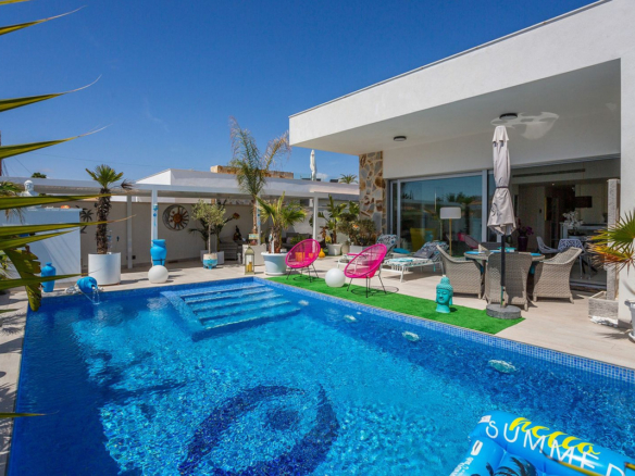 House – Detached Villa in Torrevieja