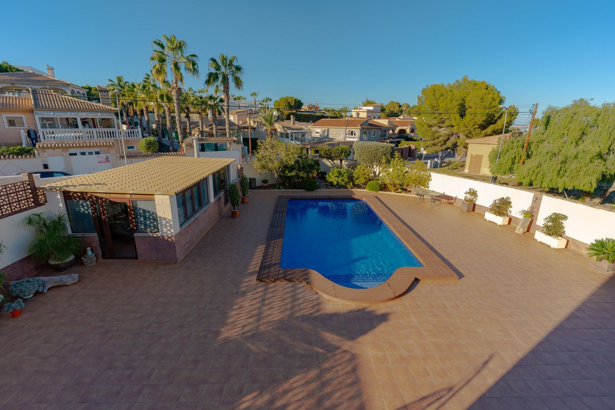 ShowFeedImage House – Detached Villa in Orihuela