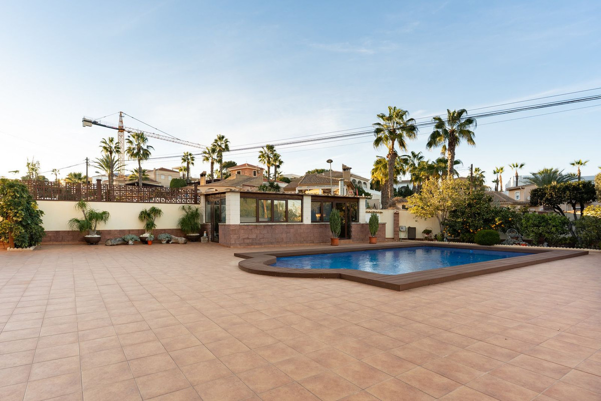 ShowFeedImage House – Detached Villa in Orihuela