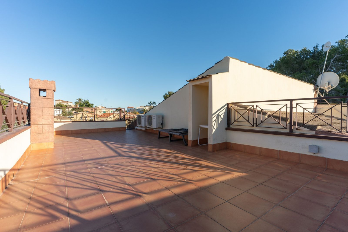 ShowFeedImage House – Detached Villa in Orihuela