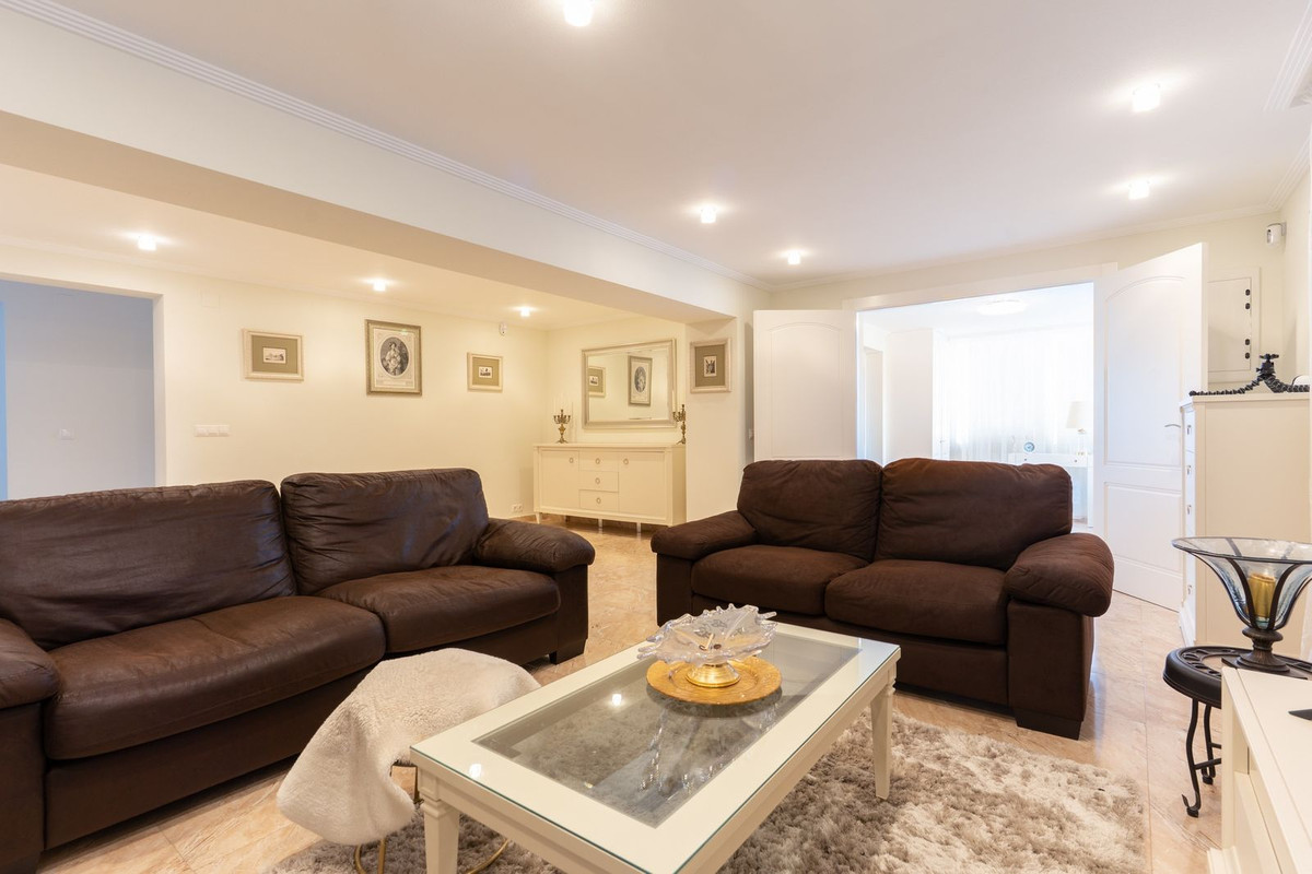 ShowFeedImage House – Detached Villa in Orihuela