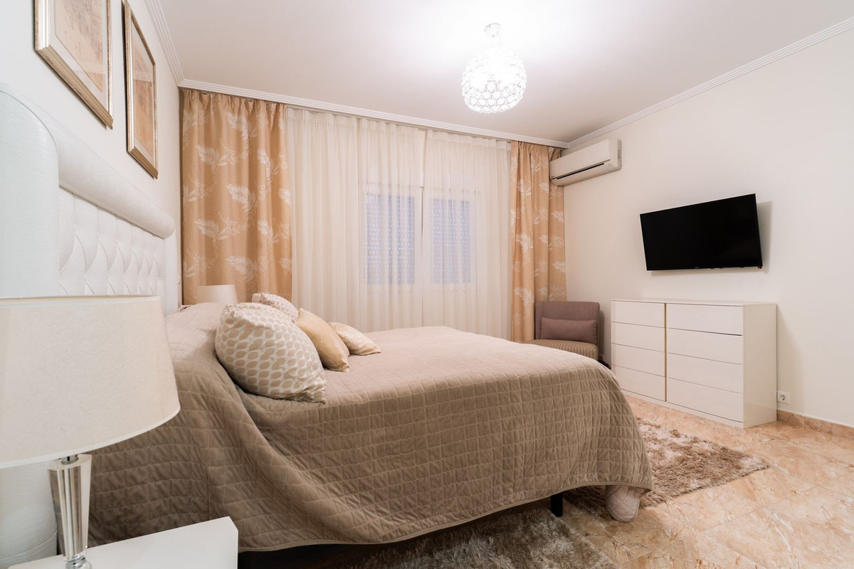ShowFeedImage House – Detached Villa in Orihuela