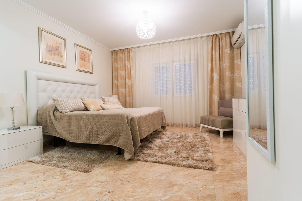 ShowFeedImage House – Detached Villa in Orihuela