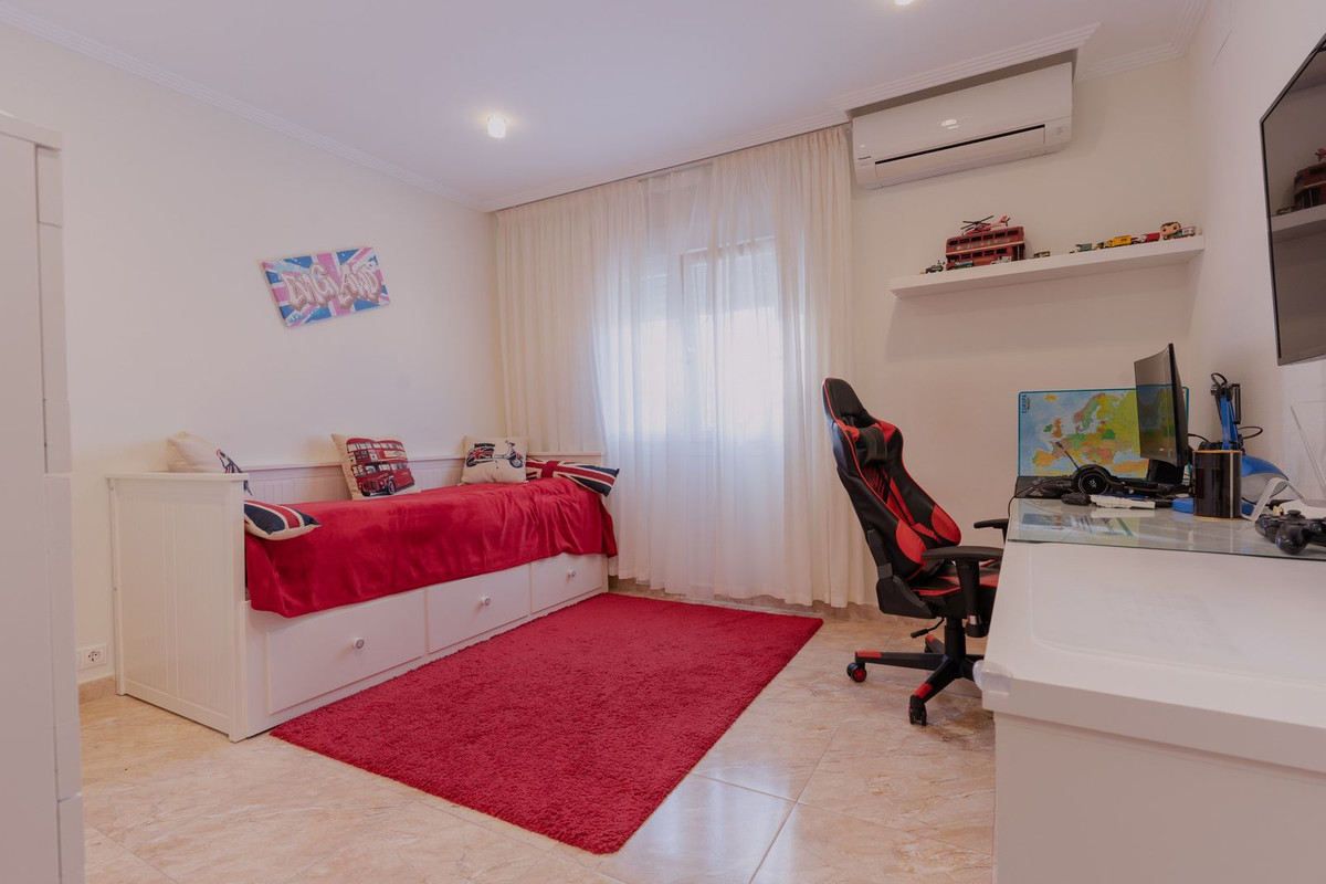 ShowFeedImage House – Detached Villa in Orihuela