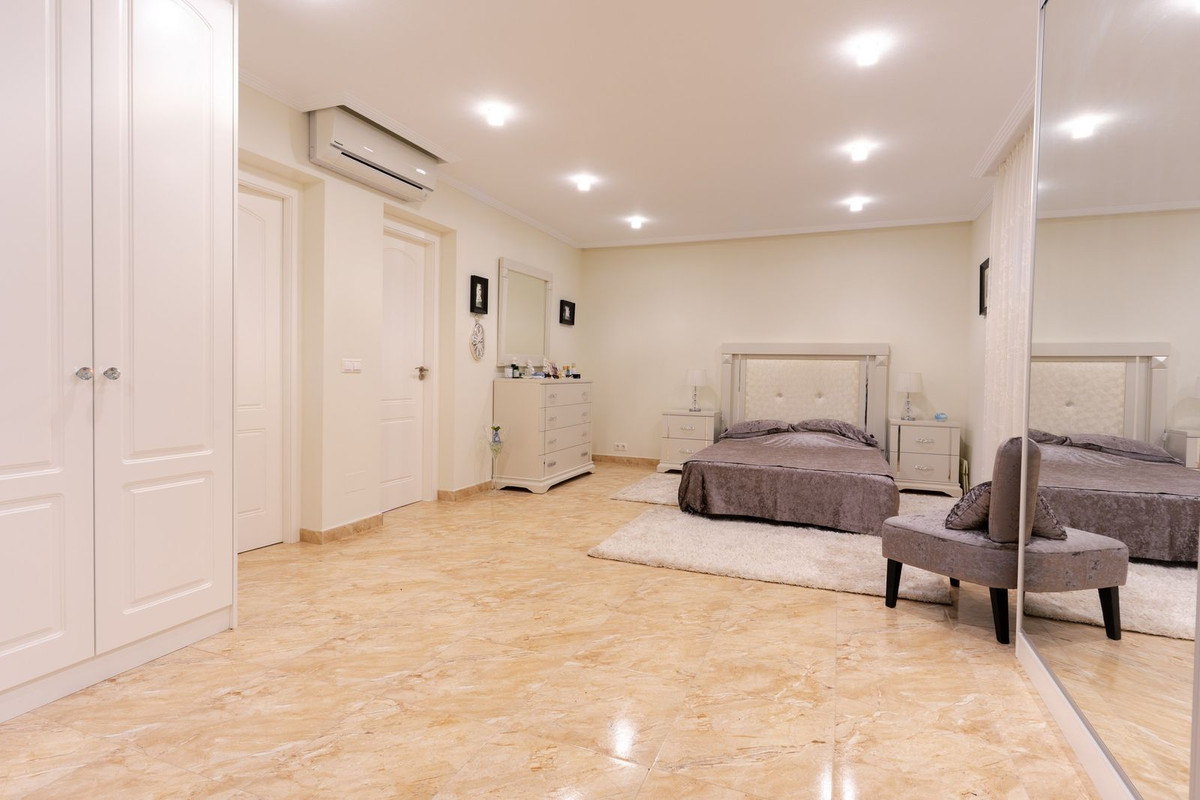 ShowFeedImage House – Detached Villa in Orihuela