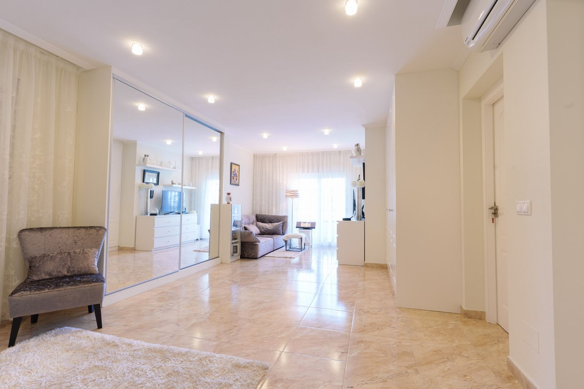 ShowFeedImage House – Detached Villa in Orihuela