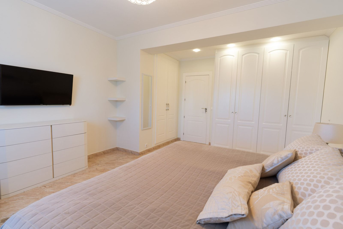 ShowFeedImage House – Detached Villa in Orihuela