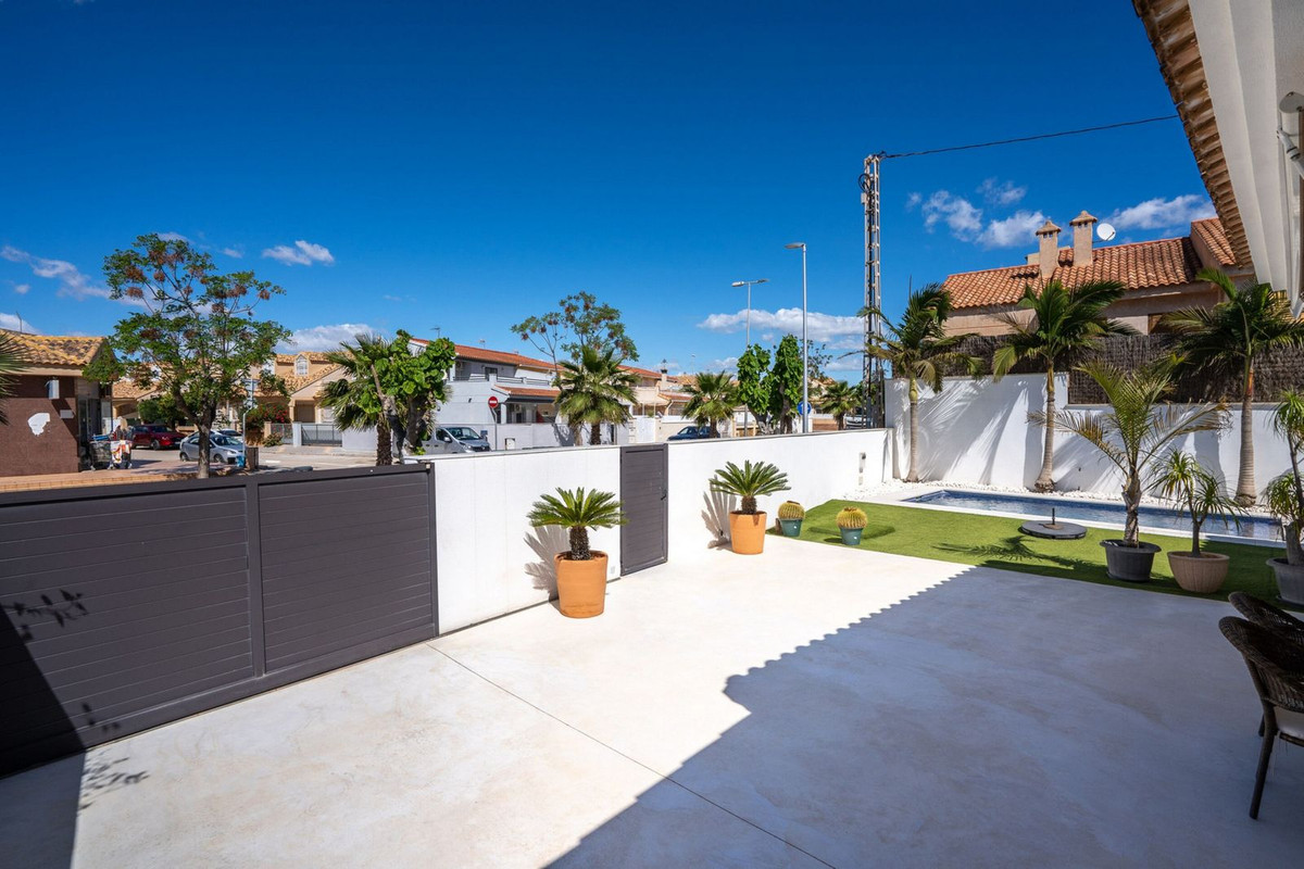 ShowFeedImage House – Detached Villa in Pilar de la Horadada
