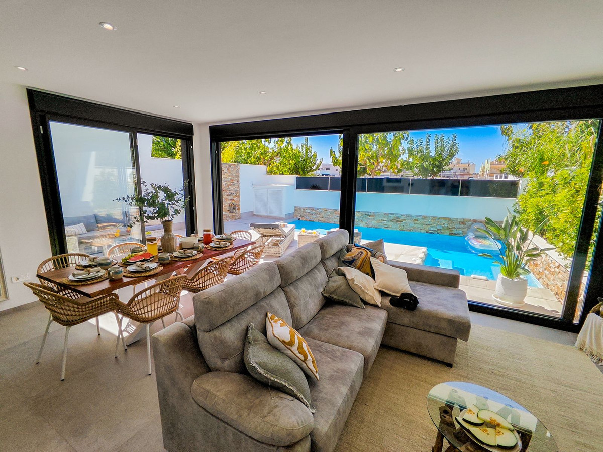 ShowFeedImage House – Detached Villa in San Javier