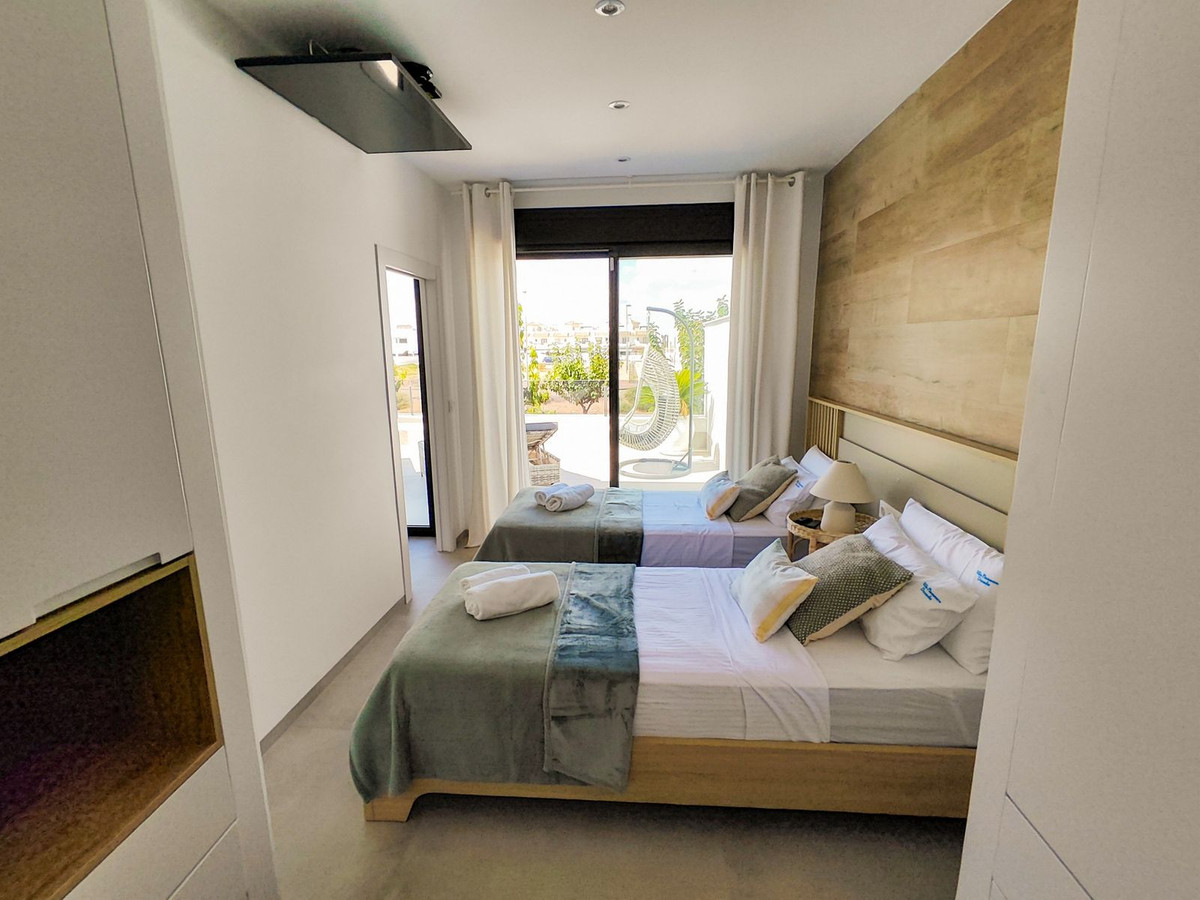 ShowFeedImage House – Detached Villa in San Javier