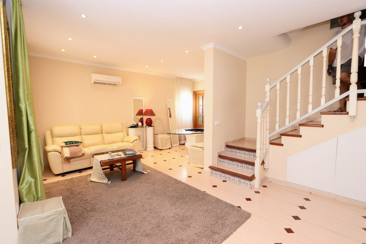 ShowFeedImage House – Semi-Detached House in Torrevieja