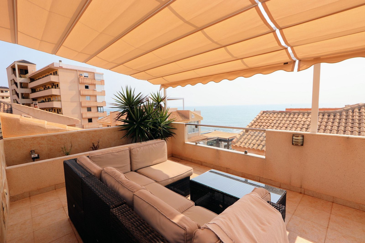ShowFeedImage House – Semi-Detached House in Torrevieja
