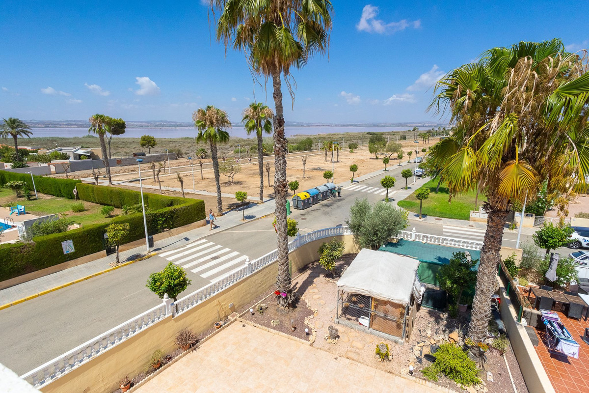 ShowFeedImage House – Detached Villa in Torrevieja