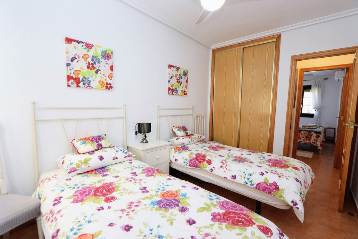 ShowFeedImage Apartment – Middle Floor Apartment in Los Alcazares