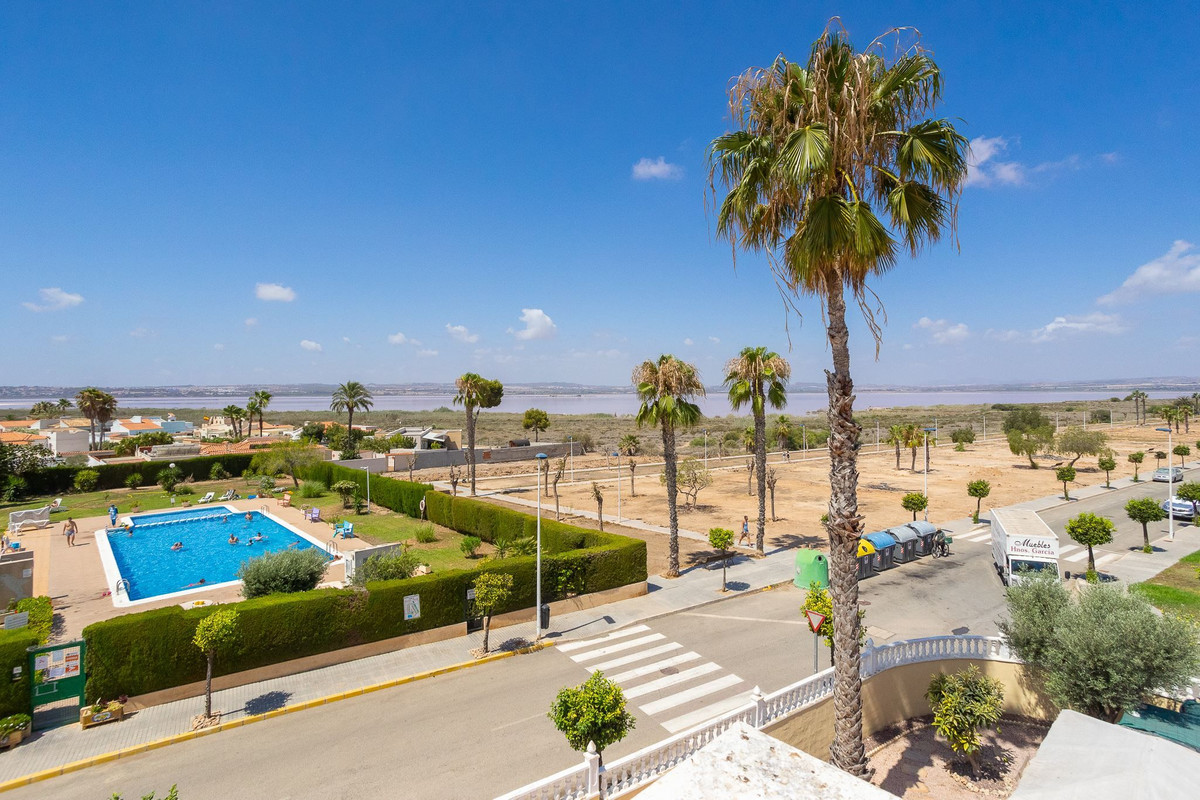 ShowFeedImage House – Detached Villa in Torrevieja