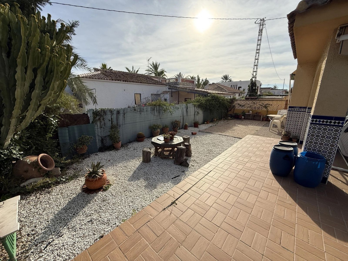 House – Detached Villa in Torrevieja