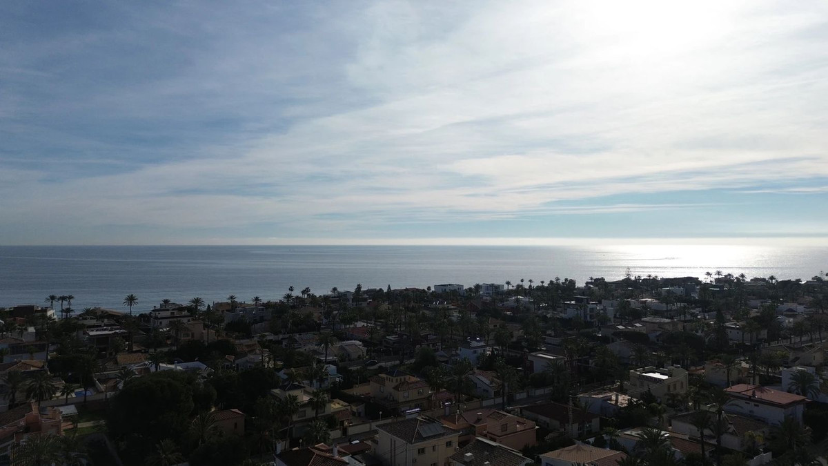 House – Detached Villa in Torrevieja